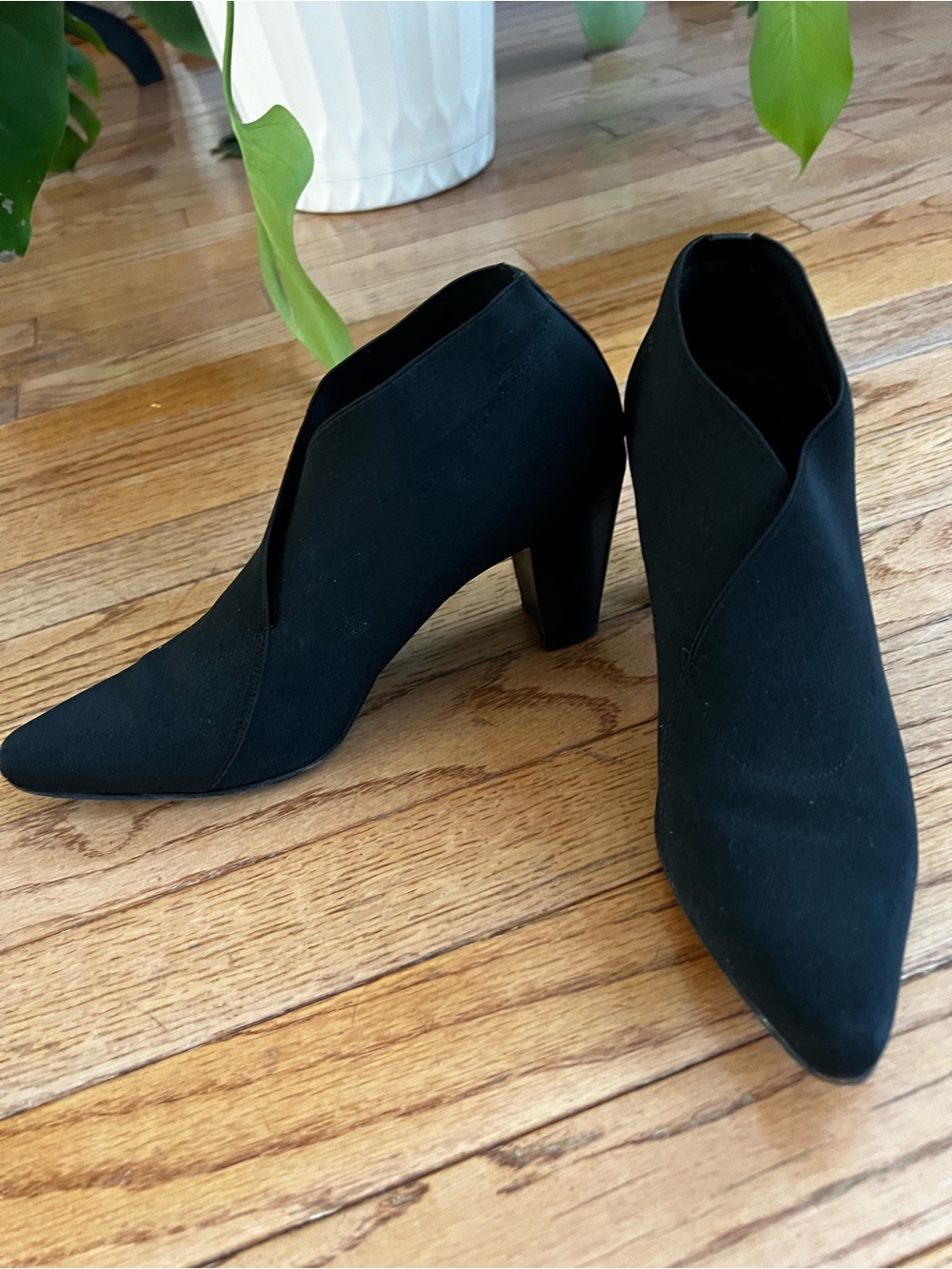 Stuart Weitzman Black Pointed-Toe Fabric Wrap Ankle Stacked Heel Booties US 6